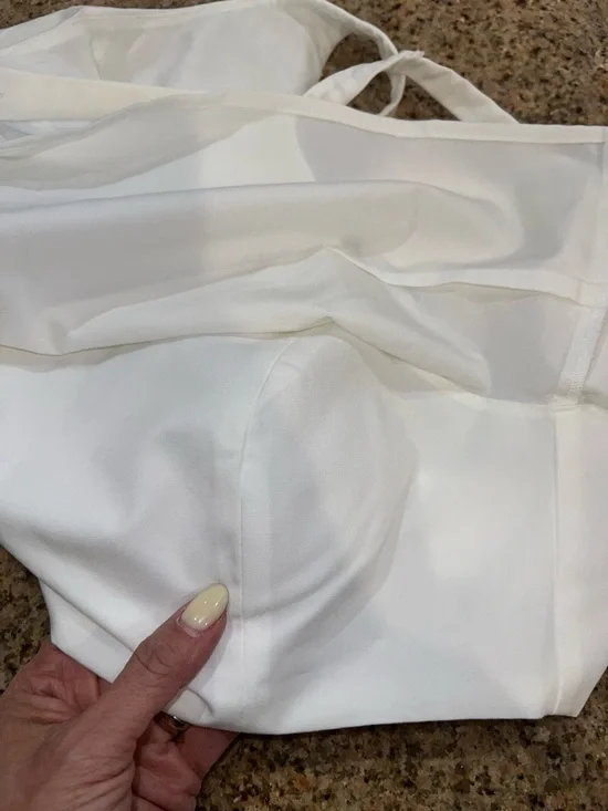 Love Bonito Veera Padded Cropped Tank Top White Size L NWT - Picture 8 of 9